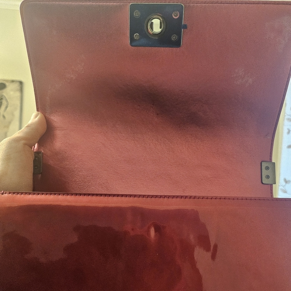 Chanel Boy Bag MEDIUM – Hot Pink Patent Leather/Fuchsia 🌸✨ - Picture 15 of 16